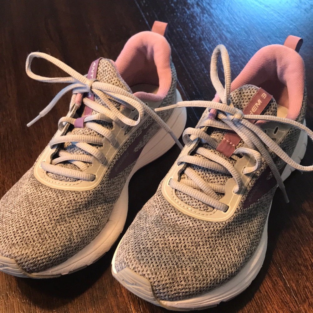 Brooks Sneakers